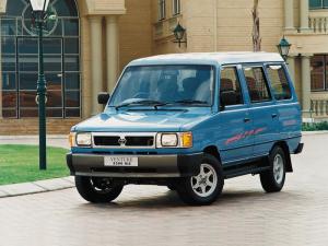 Toyota Venture 2200 GLE 1986 года
